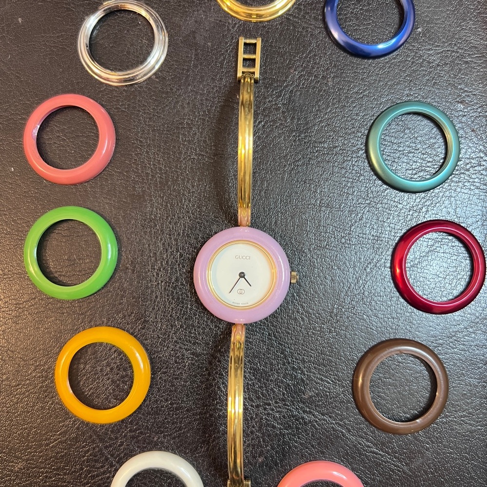 💎 AUTHENTIC Vintage Gucci Bezel Watch with 12 bezels-metal and plastic